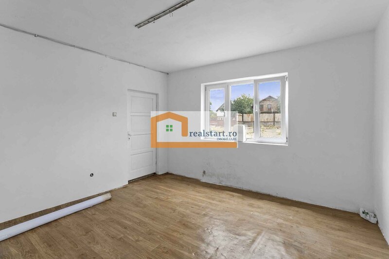 Codlea, Depozite si teren 1,7Ha, 5600mp cladiri, D 155ml la DJ112A, acces E60